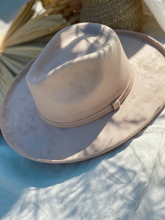 Teardrop Pencil Brim Fedora - Nude